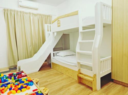 Kids Friendly Homestay Bangi Free Wifi Netflix Pool Dryer Washing Machine Kitchen