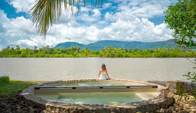 Komsan Kampot Resort