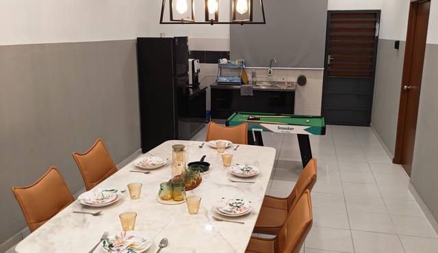 Kuantan putra home