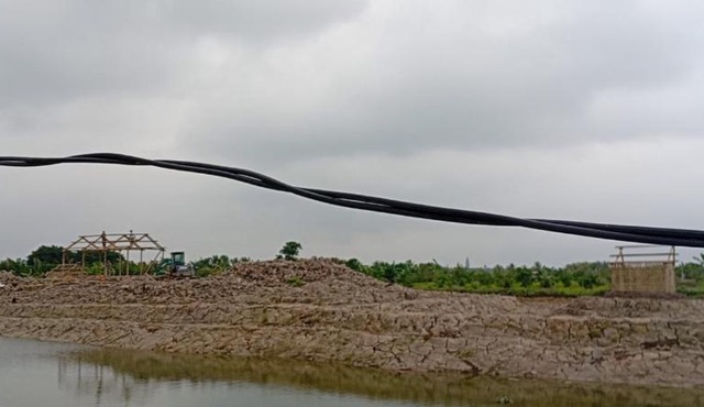 Lều Rơm vách Đất