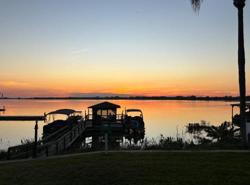 Lakefront Duplex With Pontoon Boat Downtown in Mount Dora