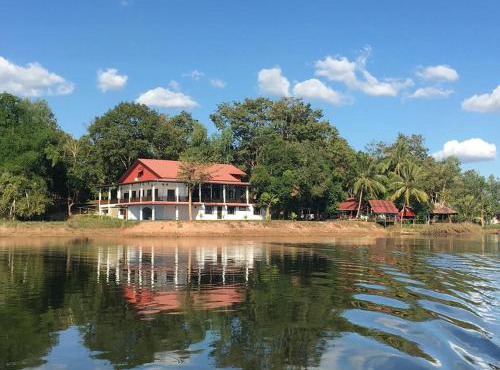 Lao Lake House
