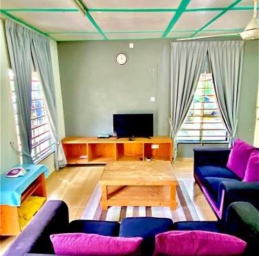 Lily Homestay - The House of Pallet