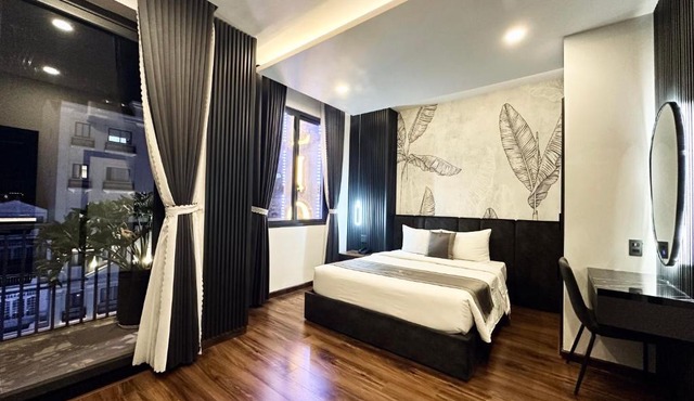 LION 10 HOTEL
