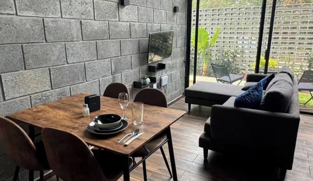 Loft surrounded by tranquility, 3 minutes from the highway and very close to Tepoztlán. in Cuernavaca