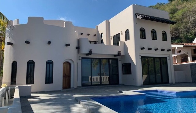 Los Ayala Beach front property in la penita
