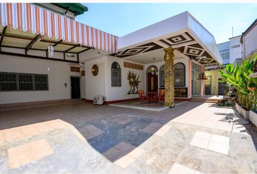 Lotus House in Phuket