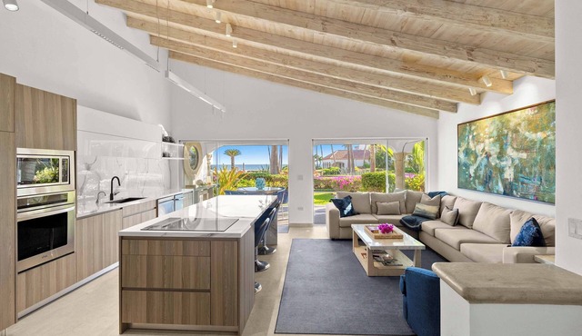 Lovely Cabo Oceanfront Villa