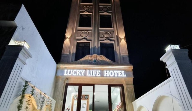 lucky life hotel
