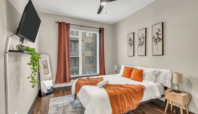 Luxurious 1BR Alongside DT & Domain With Pool, Gym and Free Parking in Austin