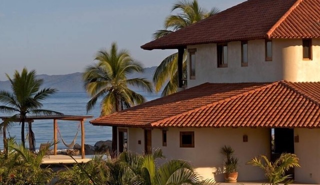 Luxurious Beach House in Barra De Potosi