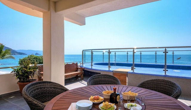 Luxurious Beachfront Villa, the safest swimming beach just 3.5 miles south of PV