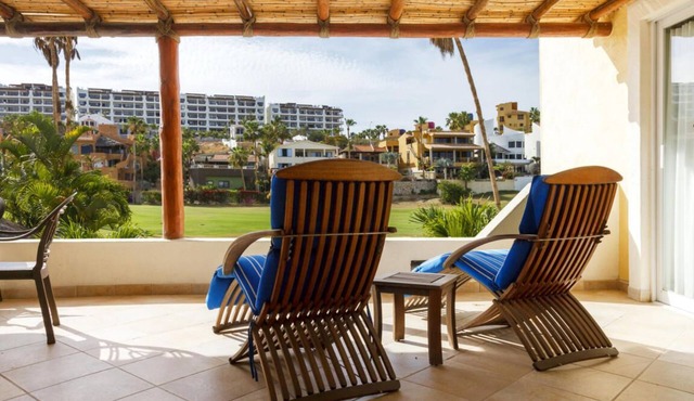 LUXURIOUS GOLF VILLA IN HOTEL ZONE- WALK TO BEACH/DOWNTOWN/RESORTS