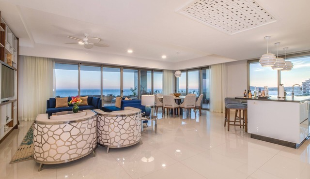 Luxury 3BR, 3.5BA Oceanview Suite in Los Cabos – Spacious & Stunning