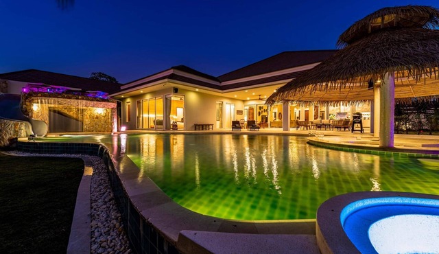 Luxury 7 Bedroom Pool Villa (WL67)