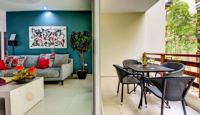 Luxury Apt A Few Steps From The Beach & 5th Ave