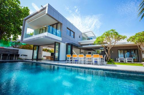 Luxury Beachfront Private Pool Villa 5BR Sanctuary Ho Tram 1000m2