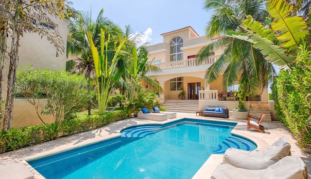 Luxury-Beachfront-Private Chef-Heated Pool