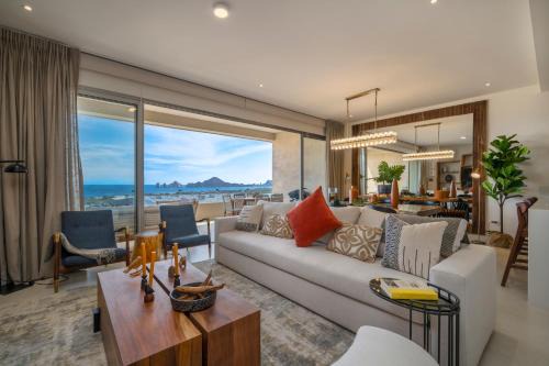 Luxury Condo with Ocean View, Balcony, and Pool