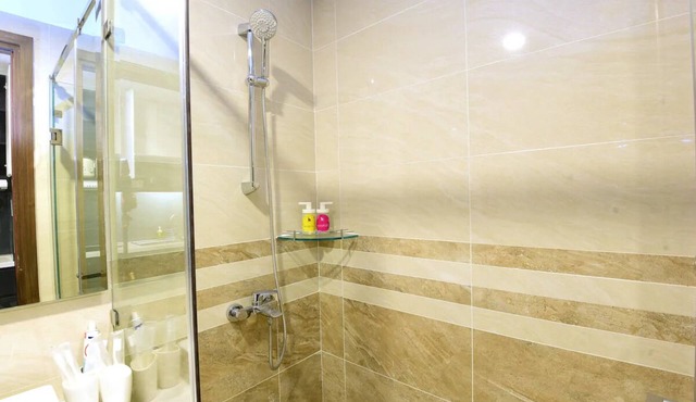 Luxury for long-term stay in Saigon Royal, free Pool-Gym, rooftop BBQ, Netflix