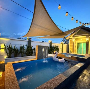 Luxury Homestay Jakuzi Private Pool 3 rooms full Aircond Jerantut