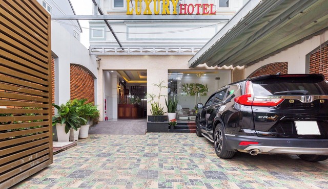 Luxury Hotel