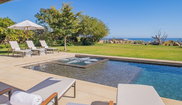 Luxury Ocean View Villa w/Heated Pool, Hot Tub & Steps to Beach in Ritz Complex