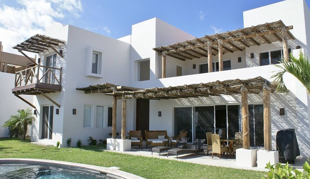 Luxury Ocean View Villa, Spacious 5bdrm, Private Pool, Easy Location