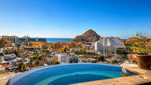 Luxury Pedregal Condo Walk to Cabo Marina
