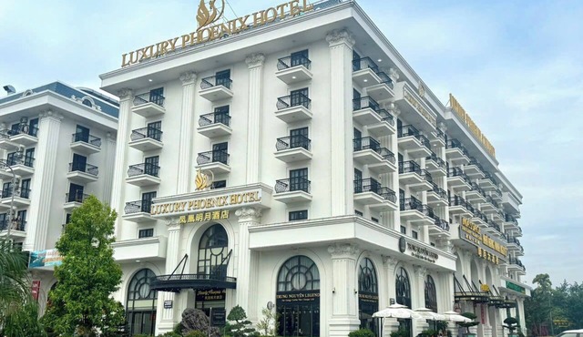 Luxury Phoenix Hotel