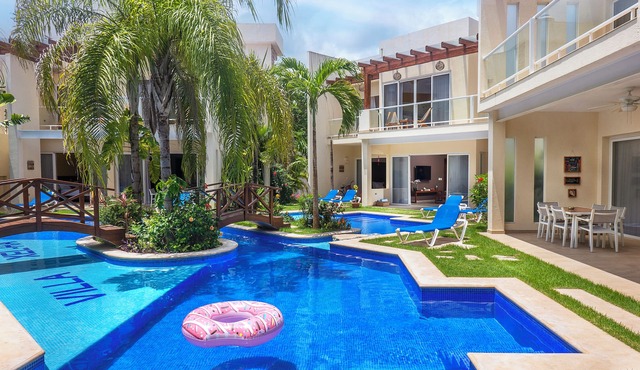 Luxury villa in Tulum with pool, fit 20ppl -10min from the beach!