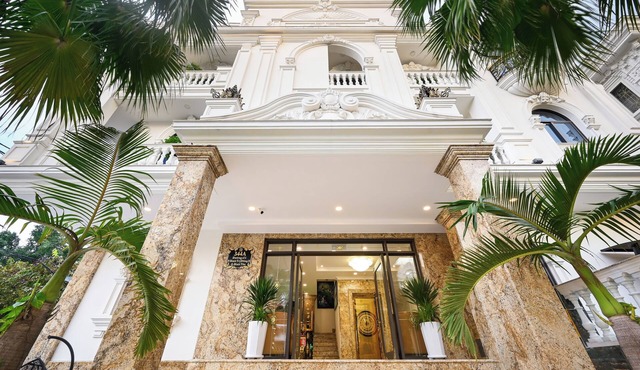 Ly Ly Hotel 2