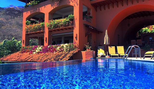 Magnificent Views, Sleeps 2-6 Just Reduced Rates