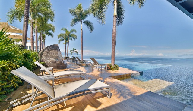 Magnificient Oceanfront Luxury Condo - Beachside & Rooftop Bar & Infinity Pools