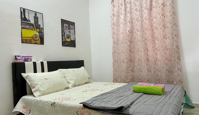 Mahkota Aman Guest House - 5pax