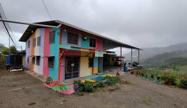 MAK Homestay UPSTAIRS with 5 Bedrooms