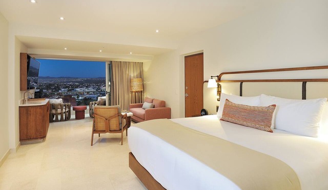 Make Your Trip More Enjoyable! Outdoor Swimming Pools, Pet-friendly, Beachfront!