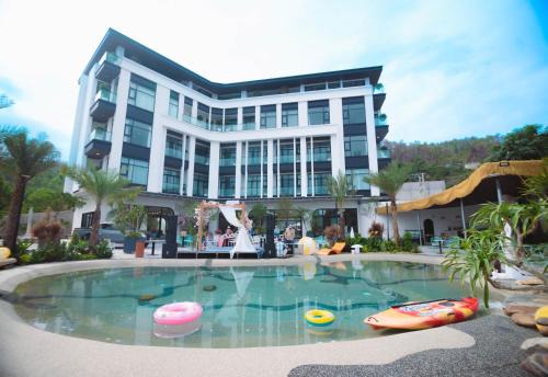 MAREMONTI Luxury 5 Star Hotel in Ha Long