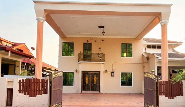 Megrram Homestay Ipoh-entire bungalow for 32 pax
