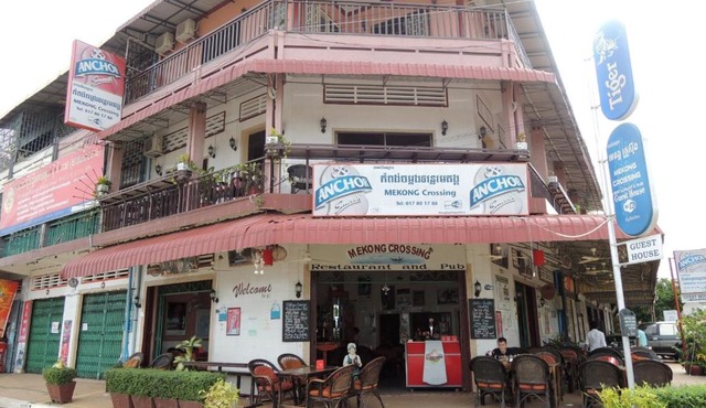 Mekong Crossing Guesthouse - Restaurant & Pub