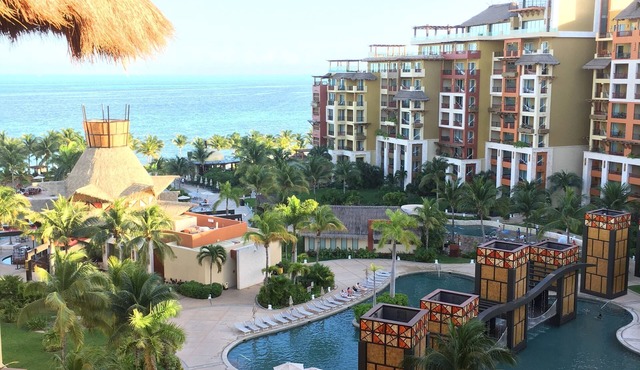 Mexican Paradise (Cancun, Mexico)