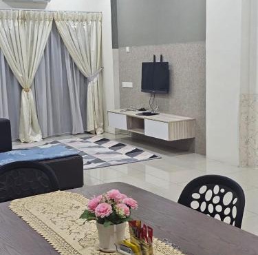 Mikayla homestay