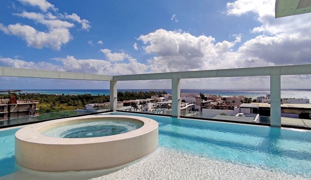 Modern 2 Story Beach Loft w/Rooftop Pool + Ocean Views