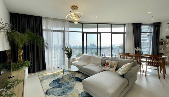 Modern City Garden 2BedRooms Apt - Relaxing Pool and City View - 5 mins to D1
