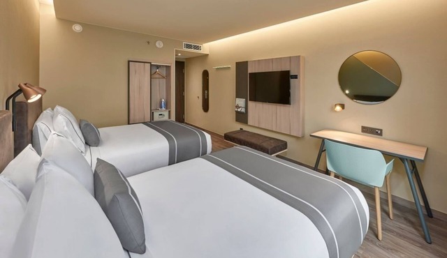 Modern Double Room Ensenada Wine Country Nearby | Breakfast