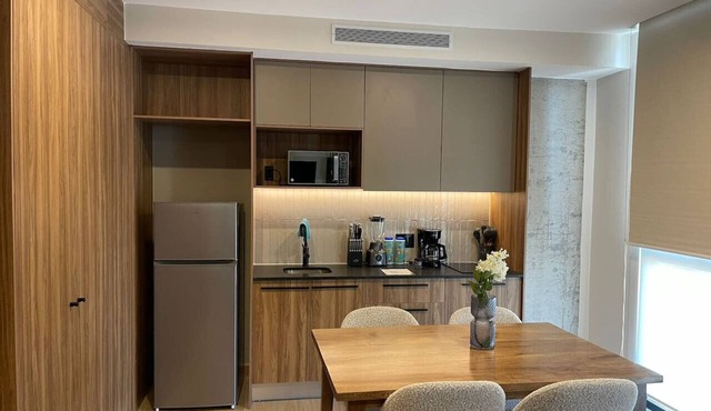 Modern New Apartment near Expo