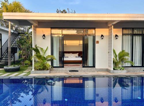 Monthly Pool Bungalow with Fast WIFI - Weekly Serviced