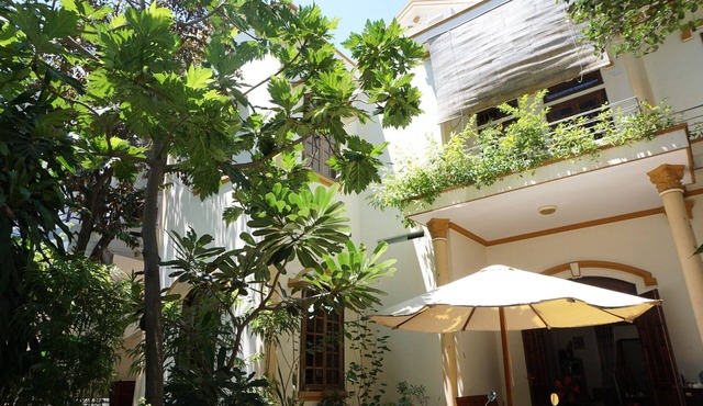 Moon house tropical garden 5 minutes to the beach in Nha Trang