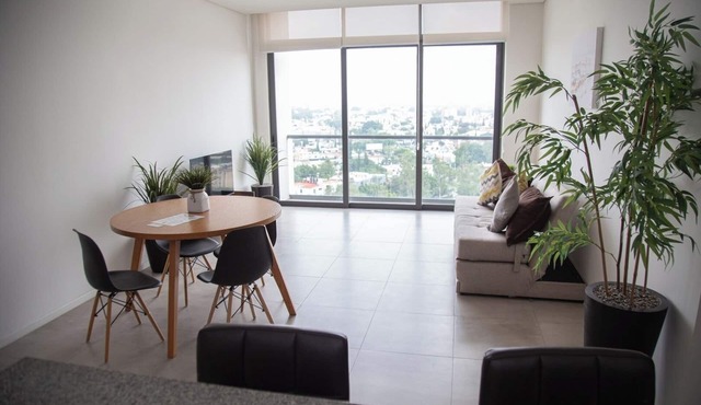 Mr. W | 2BR Large Apartment Pool+Amenities
