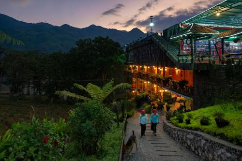 MT Homestay Terraced Fields - Sa Pa Trekking Tour Tả Van